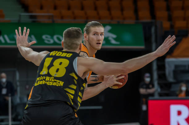 年来一直在 年来一直在