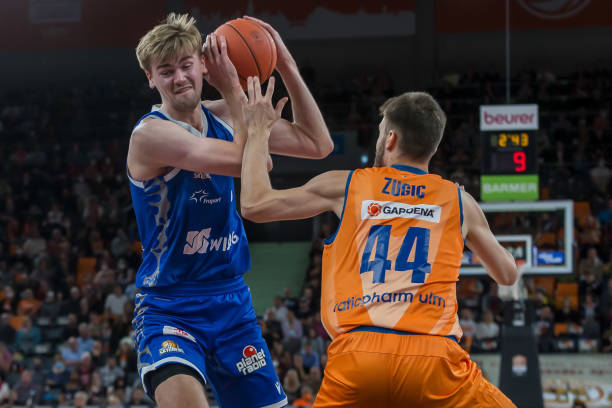 梅努与B费 梅努与B费